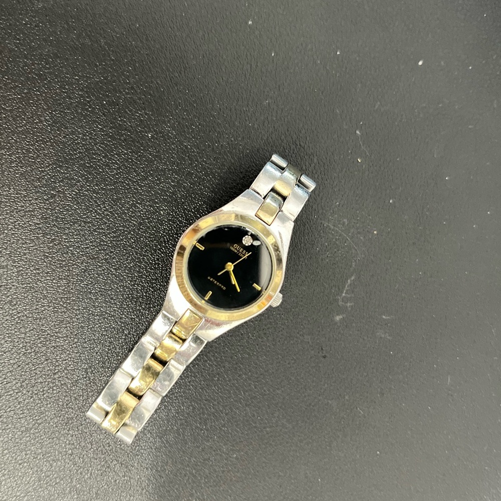 Guess Silver and Gold Women's Watch. Two-Tone Quartz Watch – Black Dial